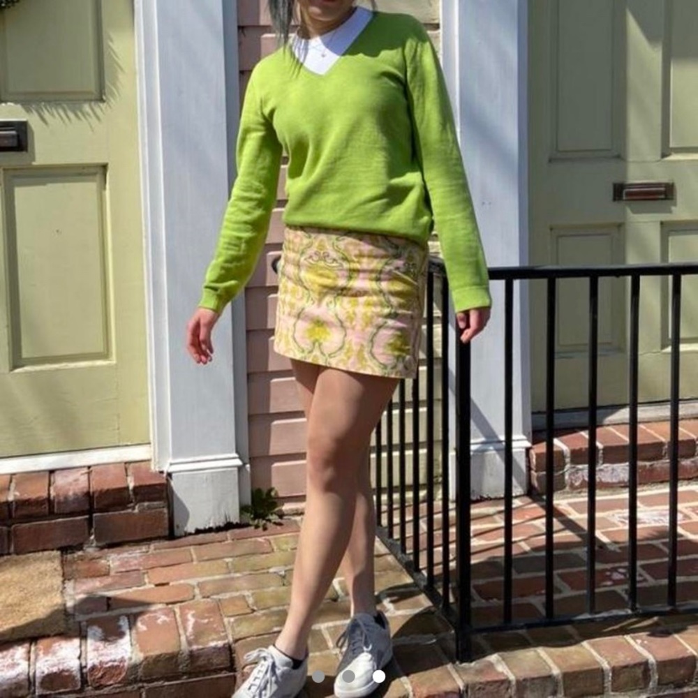 v-neck green sweater - Picture 3 of 3